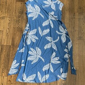 Elegant Blue and White Midi Dress